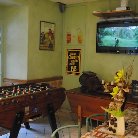 Des Voyageurs Chez Betty Hotel