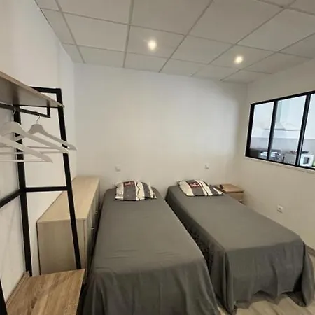 Des Voyageurs Chez Betty Hotel