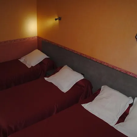 Hotel Des Voyageurs Chez Betty Neussargues en Pinatelle