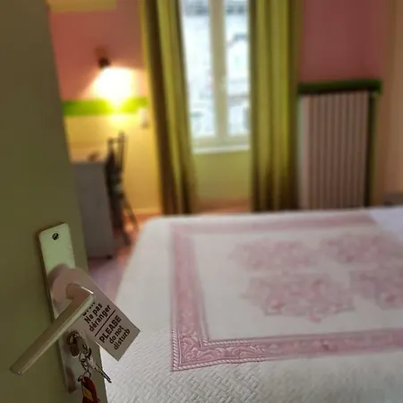 Des Voyageurs Chez Betty Hotel 2*