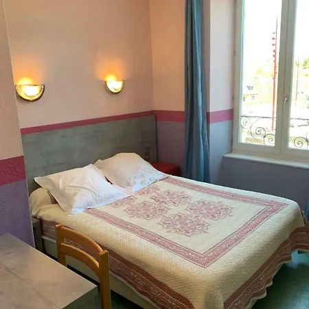 Hotel Des Voyageurs Chez Betty Neussargues en Pinatelle