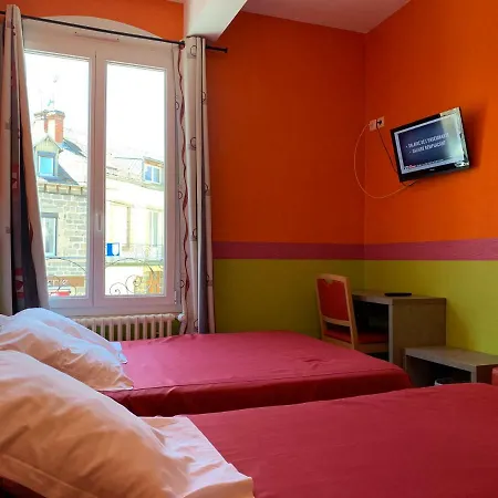 Hotel Des Voyageurs Chez Betty Neussargues en Pinatelle